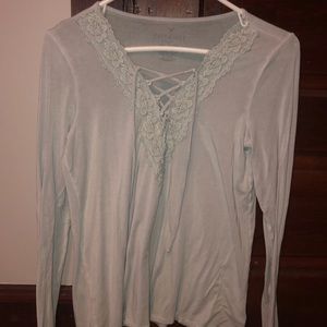 Long sleeve v-neck shirt
